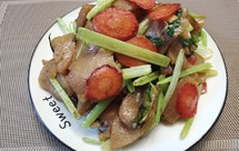 芹菜胡萝卜炒米豆腐