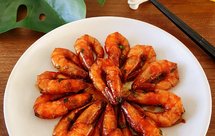 快来跟姥姥学做油焖大虾吧