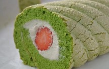 布达佩斯抹茶草莓卷（脆皮蛋糕卷/手指蛋糕卷）