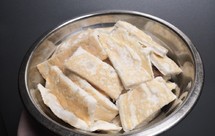 咸鸭蛋的蛋白不要扔了，这样做好吃又不浪费