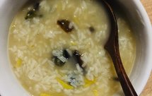 没有瘦肉的皮蛋粥！