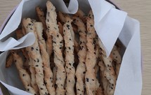 超级简单快手低脂小零食椒盐黑芝麻咸味饼干阿拉棒，饼干条