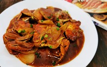 深秋美食--酱烧年糕大闸蟹