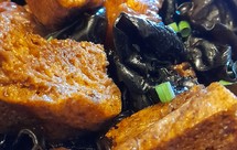 【糖醋烤麸五花肉】