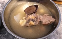 莲子白萝卜猪骨汤