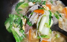 牡蛎牛肉鸡蛋蔬菜杏鲍菇胡萝卜米粉