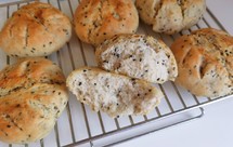 简单免揉普通面粉小面包~可加全麦粉