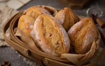 风味十足的：红糖全麦蔓越莓核桃面包！