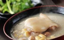 黄豆花生猪脚汤