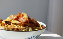 五花肉烧白菜黄豆芽