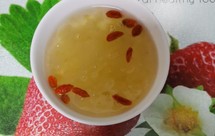 桃胶皂角米银耳羹