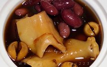 红腰豆莲子花生黑糖炖花胶