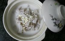 椰香芡实芋头煲