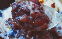 补肾乌发黑豆黑米粥酸奶碗