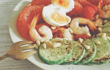 西柚番茄覆盆子虾仁西葫芦松子热沙拉