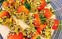 巧克力草莓开心果碎