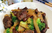 西兰花洋葱炒牛腩