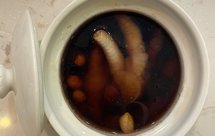 黑豆花生板栗鸡脚汤