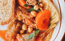 鹰嘴豆香肠茄汁炖菜