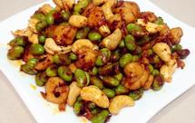 腰果鸡丁烩毛豆