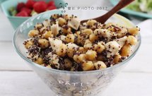 鹰嘴豆藜麦鸡胸沙拉