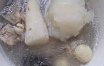 山药莲子芡实薏苡仁龙骨汤