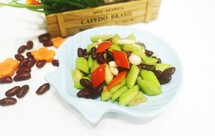 月子餐素菜菜谱《白玉菇腰豆炒丝瓜》