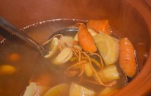 日日靓汤之葛根红萝卜腰果素汤